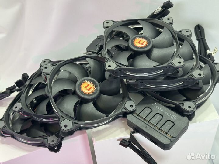 Вентилятор Thermaltake Riing 12 RGB Fan