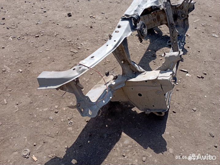 Рамка радиатора Toyota Mark Ii JZX93-0011623