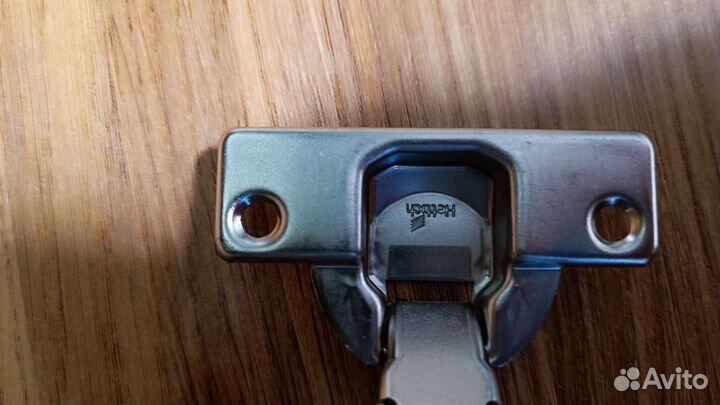 Петля мебельная hettich