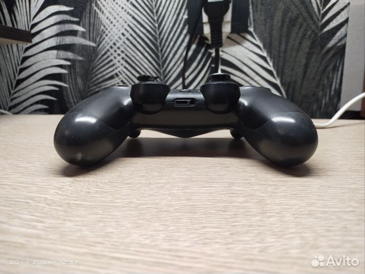 Джойстик на PS4