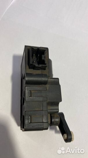 Моторчик заслонки печки Mitsubishi Galant 7 1993