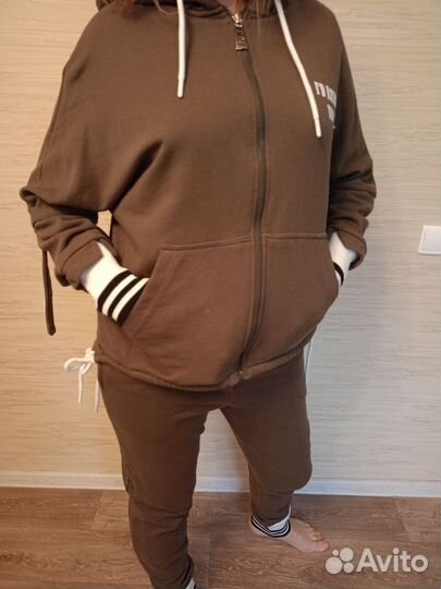 Спортивный костюм