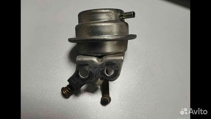 Впускной коллектор 7A-FE, вакуумный активатор изме