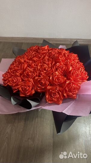 Букет из атласных роз