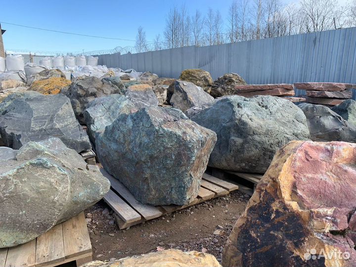 Валуны, мраморная крошка, галька, банные камни