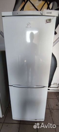 Холодильник Indesit