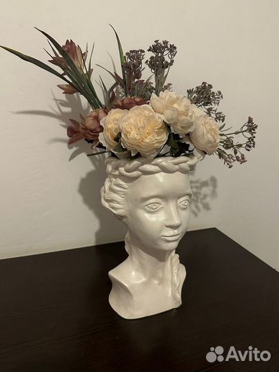 Продаю декоротивную статую