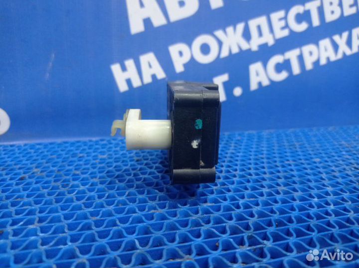 Моторчик заслонок отопителя Daewoo Lacetti седан