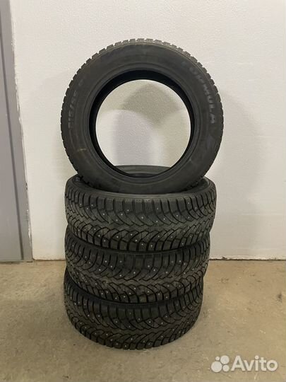 Pirelli Formula Ice 215/55 R17 98T