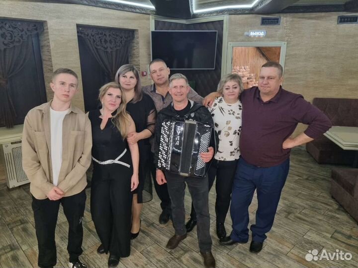 Баянист на праздник