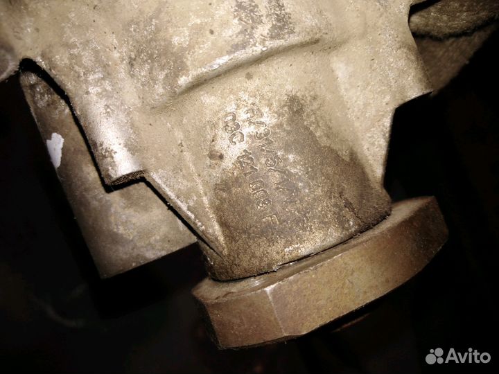 Помпа насос водяной Volskwagen Polo 1,6