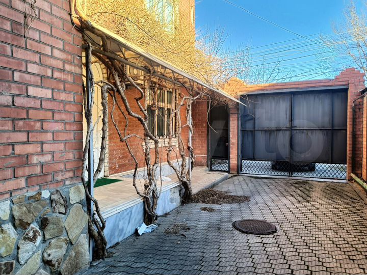 Дом 444 м² на участке 7,5 сот.