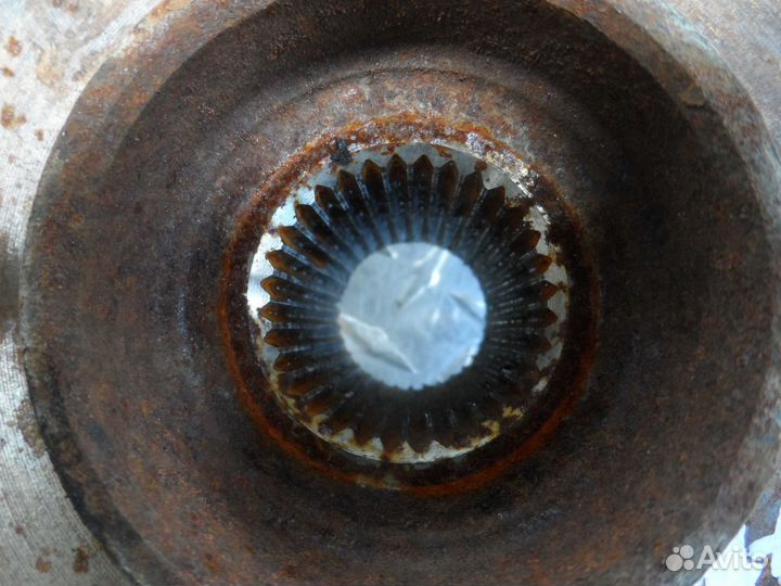 Ступица задняя левая Nissan Pathfinder R51