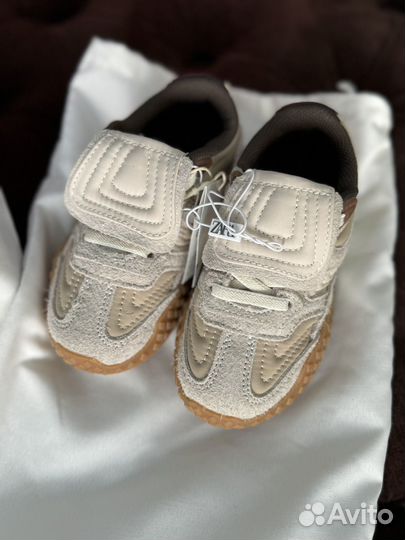 Кроссовки детские 22 размер Zara