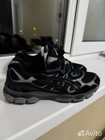 Кроссовки новые