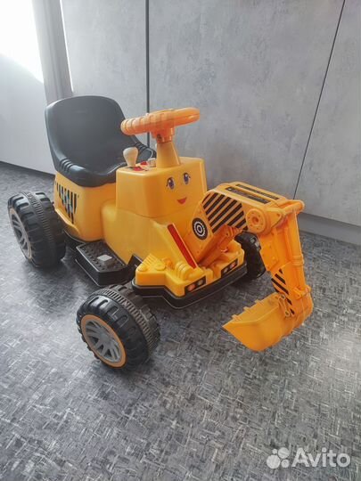 Детский электромобиль Экскаватор (трактор)