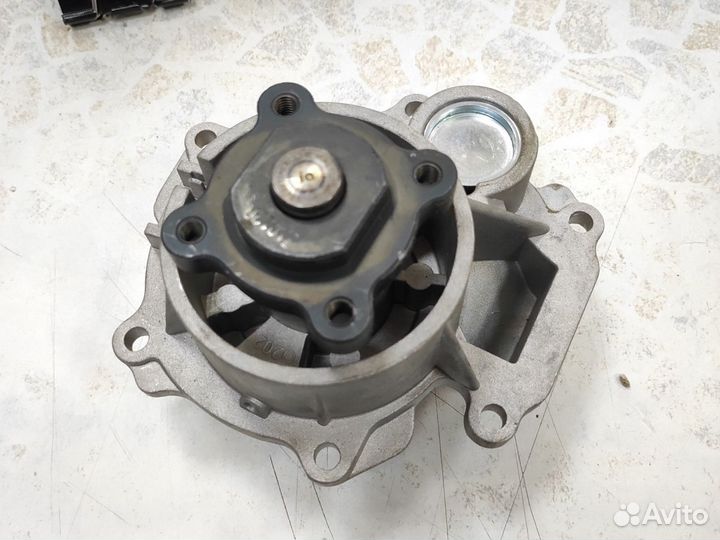 Помпа на Опель