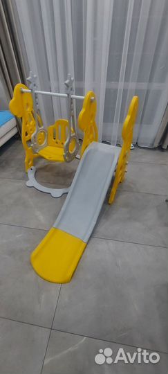 Детская горка с качелями