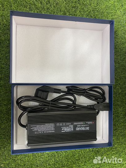 Зарядное устройство для Skyboard