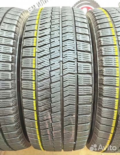 Bridgestone Blizzak VRX2 215/55 R17 94Q