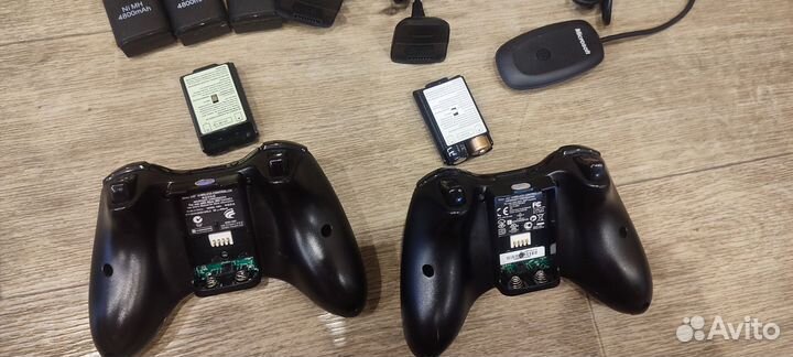 Xbox 360 два ресивера, геймпады, аккумуляторы