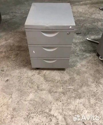 Тумба металлическая с ящиками