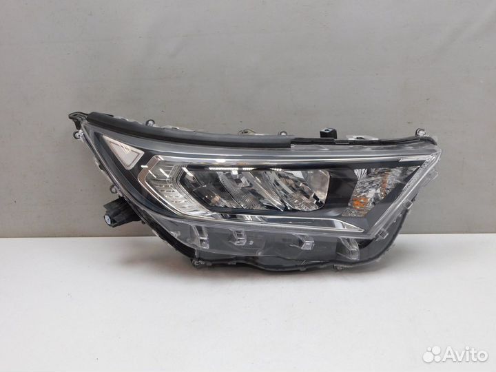 Фара правая Toyota RAV4