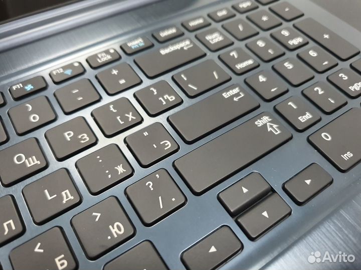 Ноутбук Samsung 880Z
