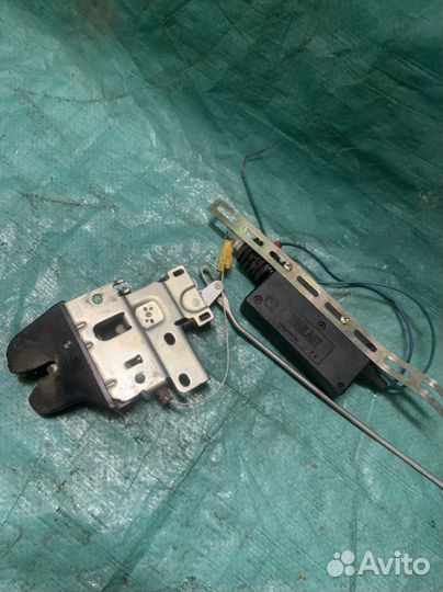 Замок багажника mitsubishi lancer 9