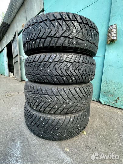 Yokohama IceGuard Stud IG65 215/65 R16 102T
