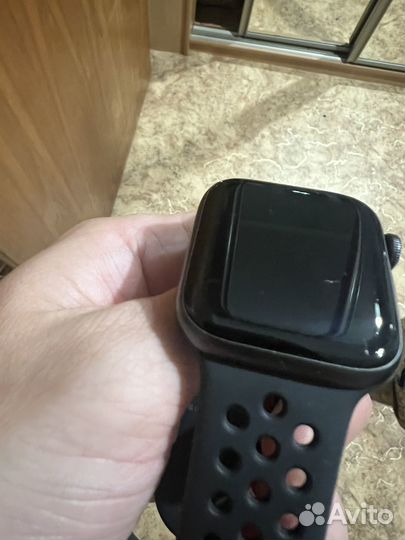 Часы apple watch se 44 mm nike