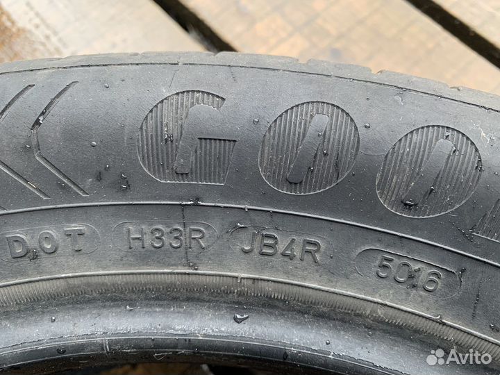 Goodyear EfficientGrip Performance 215/55 R17 98W