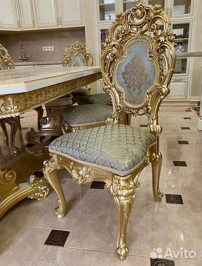 Кухонный стол и стулья комплект