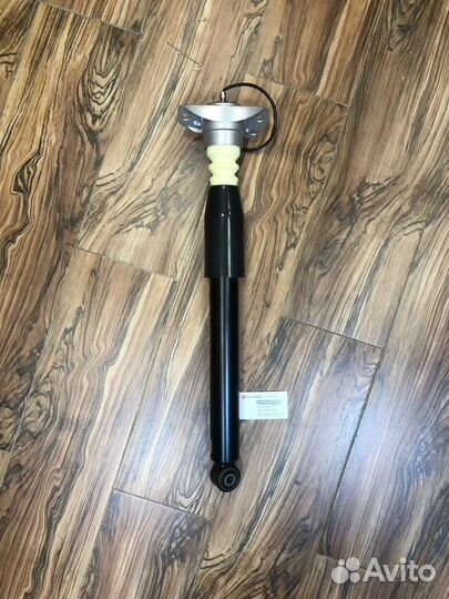 Задний амортизатор автомобиля audi А6 с7