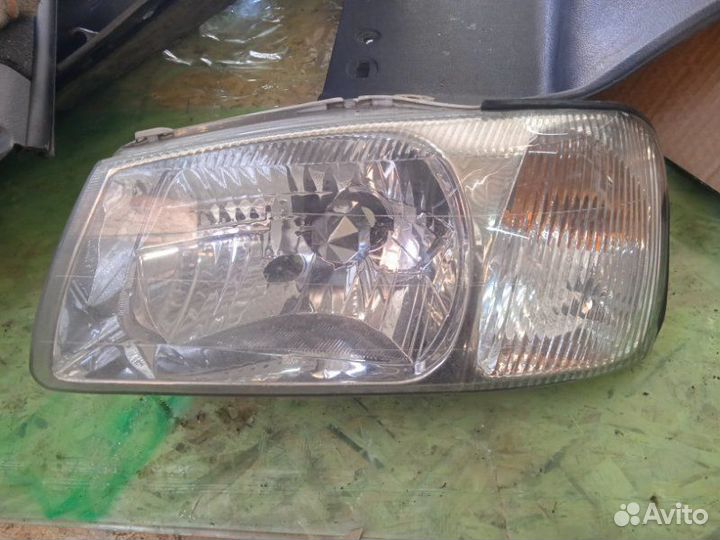 Фара галогеновая передняя левая Hyundai Accent