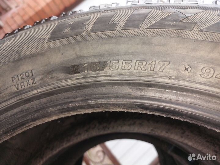 Bridgestone Blizzak VRX 215/55 R17 S