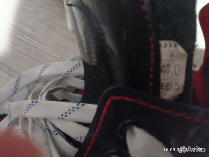 Коньки хоккейные