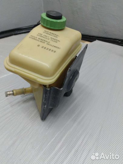 Бачок гура audi 100(с4)