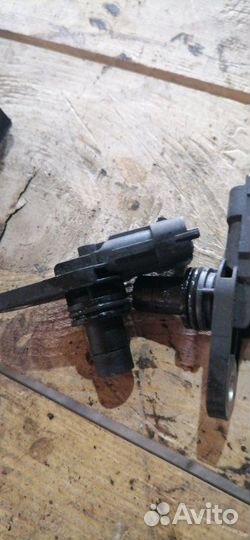 Датчик распредвала Opel Antara внедорожник 3.2