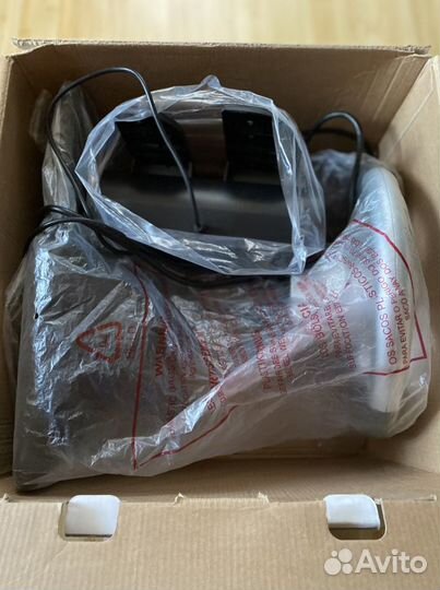 Игровой руль с педалями