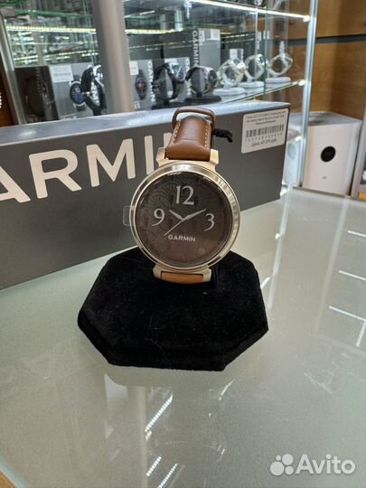 Garmin Lily 2 Classic Cream Gold with Tan Leather