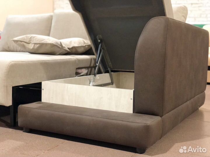 Диван с оттоманкой