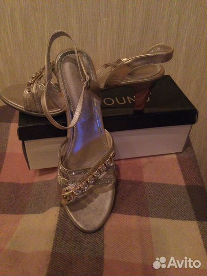 Босоножки женские 38