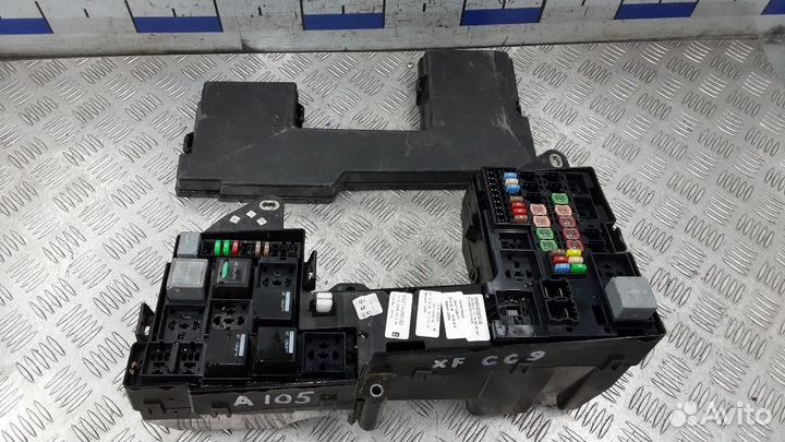 Блок предохранителей Jaguar XF