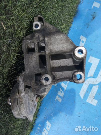 Кронштейн генератора Ford Focus 1998-2004