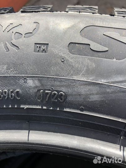 Pirelli Ice Zero 2 235/55 R19