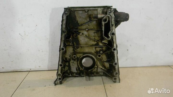 Крышка двигателя передняя