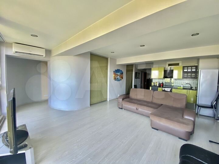 3-к. квартира, 85 м², 1/6 эт.