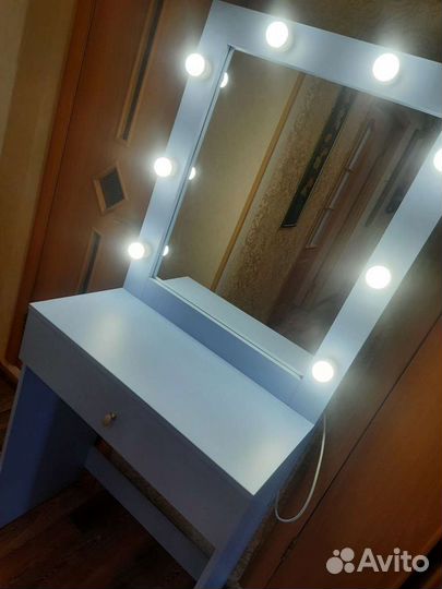 Гримерный столик стандартный