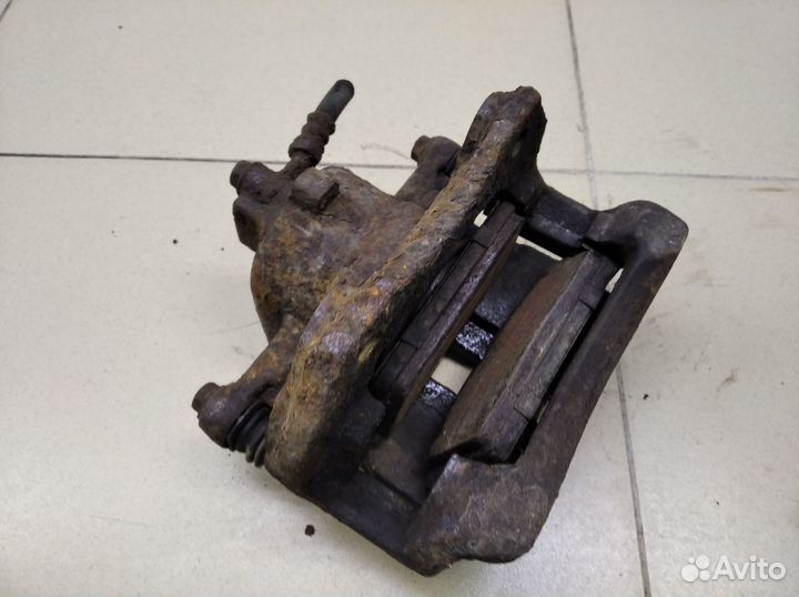 Суппорт передний правый Primera P11E 1996-2002